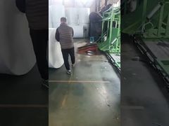 Máquina perforadora automática de espuma para una producción eficiente de esponjas