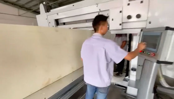 Máquina automática de corte plano para espuma de gama alta TDBW-2100