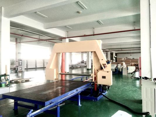 Máquina de corte de espuma de PU compacta y confiable para una operación fácil máquina de corte horizontal