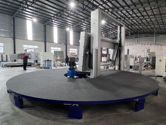 Cortador de espuma horizontal de carrusel anti-deformación con rodillo de presión para cortar el borde limpio